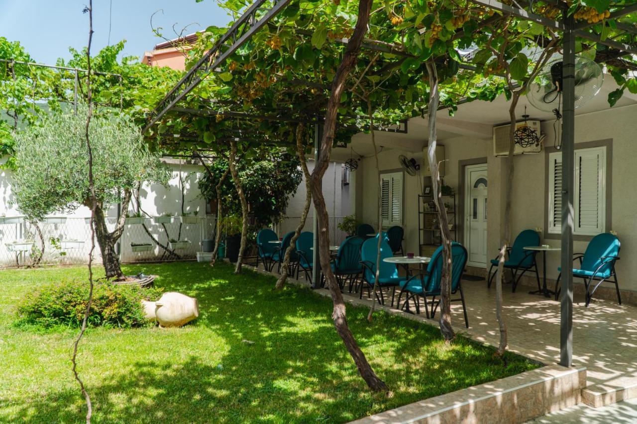 Guest House Buskovic Будва Екстериор снимка