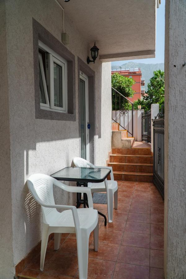 Guest House Buskovic Будва Екстериор снимка