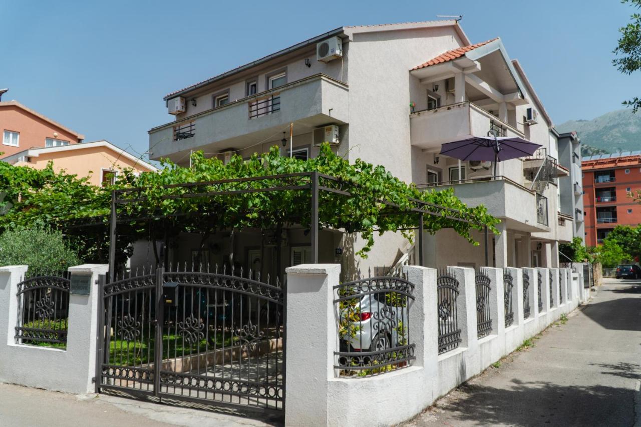 Guest House Buskovic Будва Екстериор снимка
